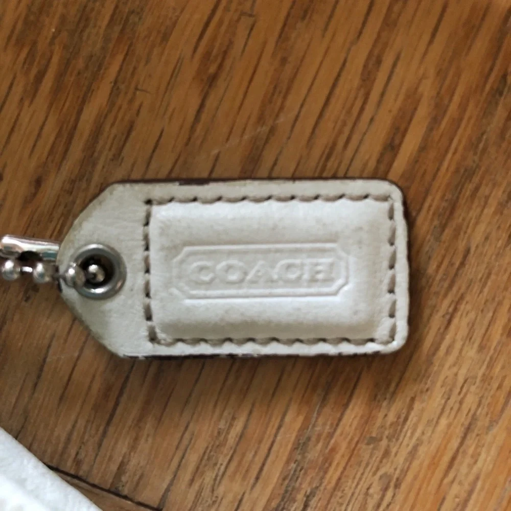 Coach Hobo Bag Purse with Adjustable Buckle Shoulder Strap Y2K 2000s Satchel
